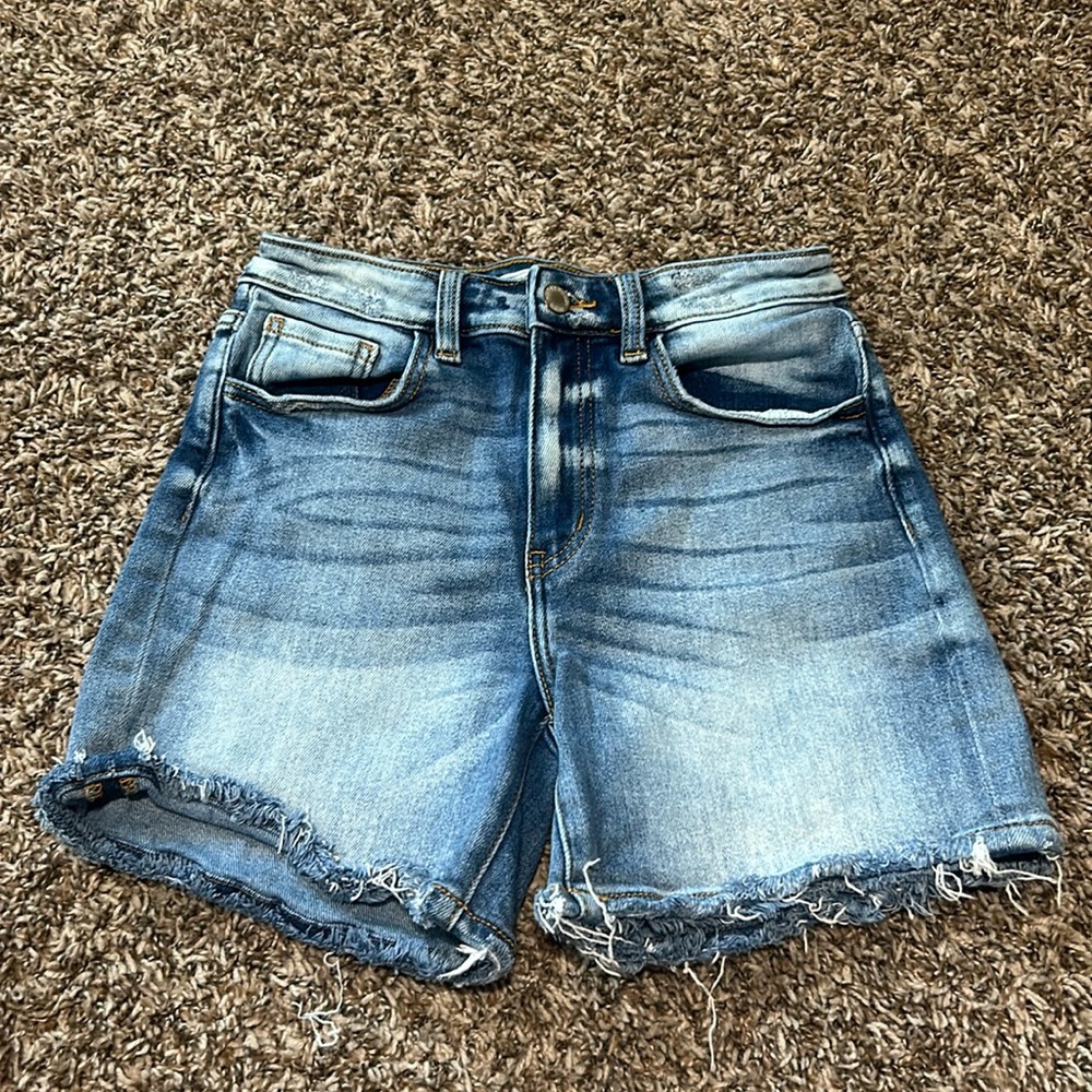 Dark/light wash KanCan Jean shorts. High rise, size is 25